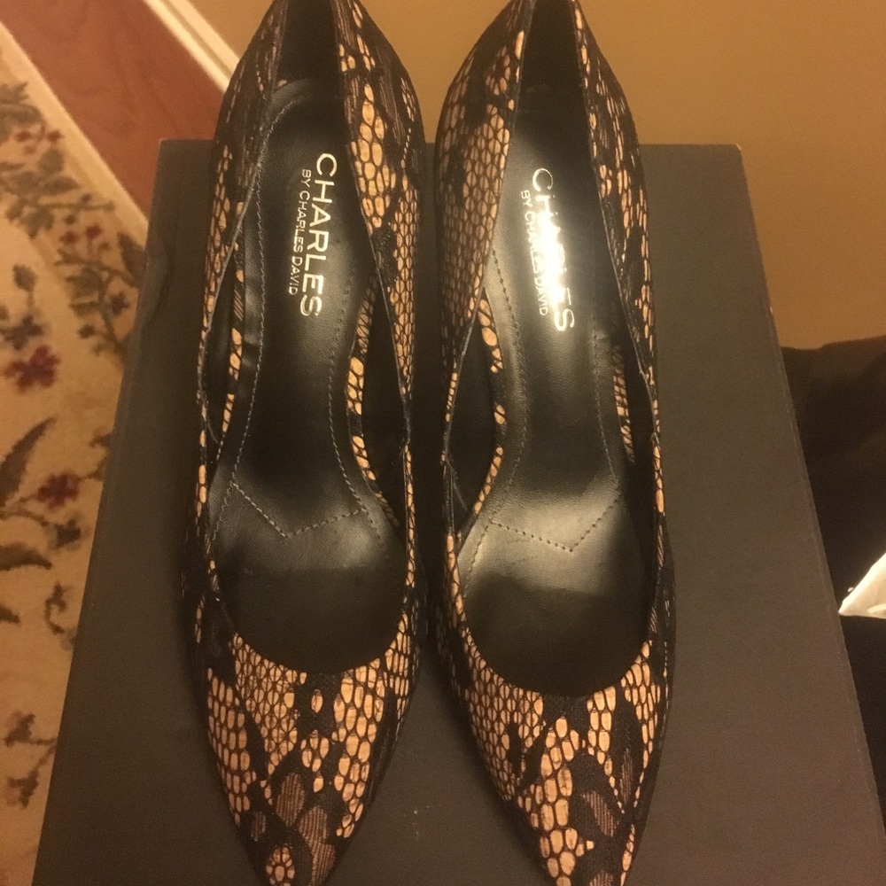 Charles David lace pumps size 6.5